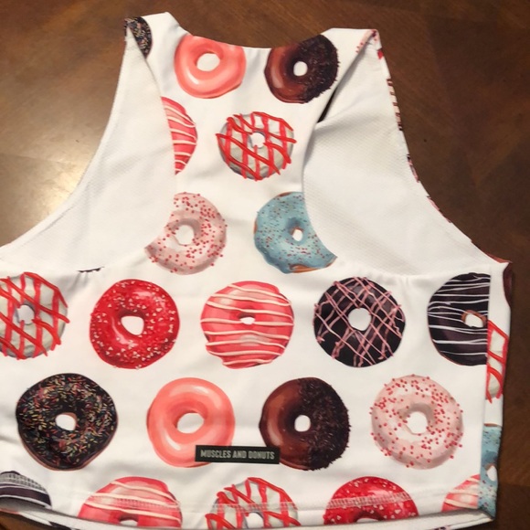 Muscles & Donuts Size Large workout top - Picture 5 of 7